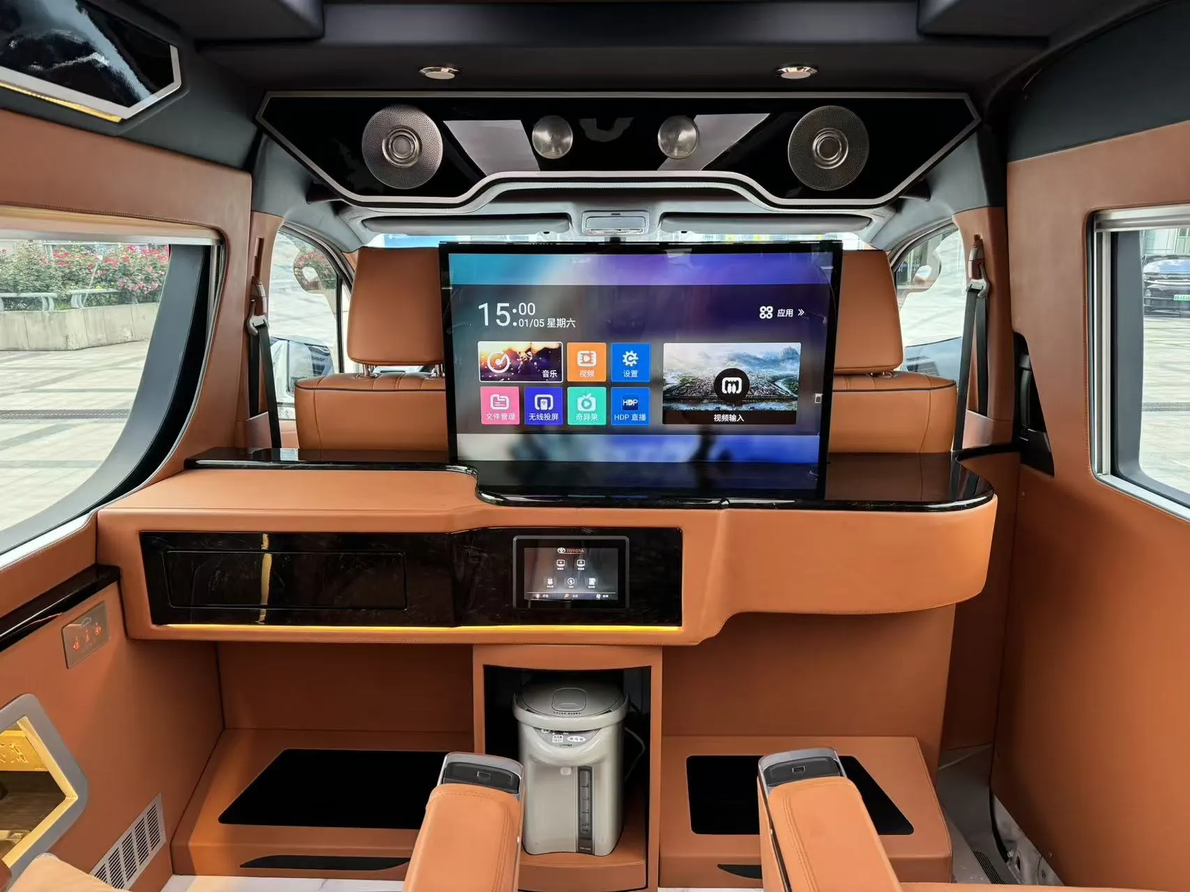Toyota HiAce, 2023 16