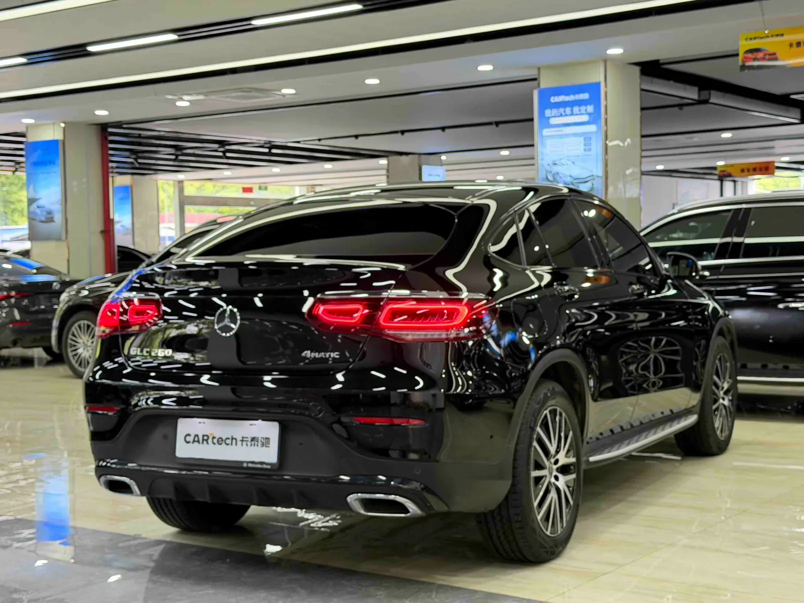 Mercedes-Benz GLC 260 4MATIC, 2023 4
