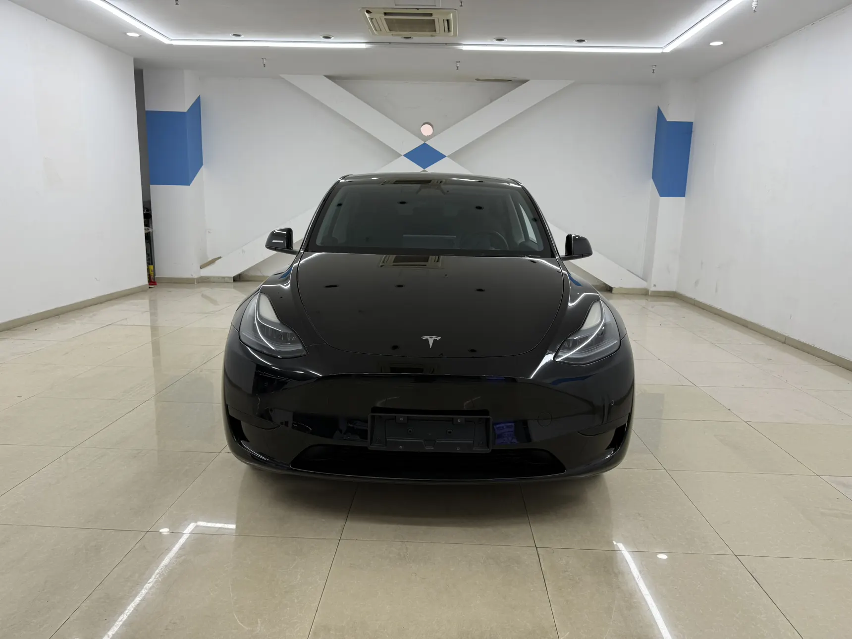 Tesla Model Y, 2023 3