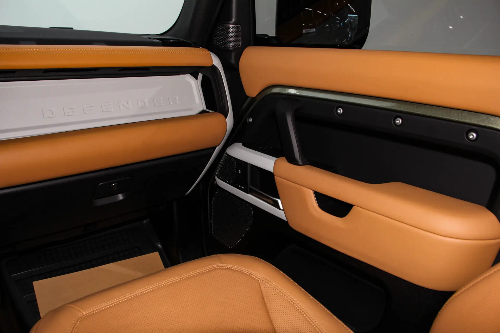 Land Rover Defender, 2023 26