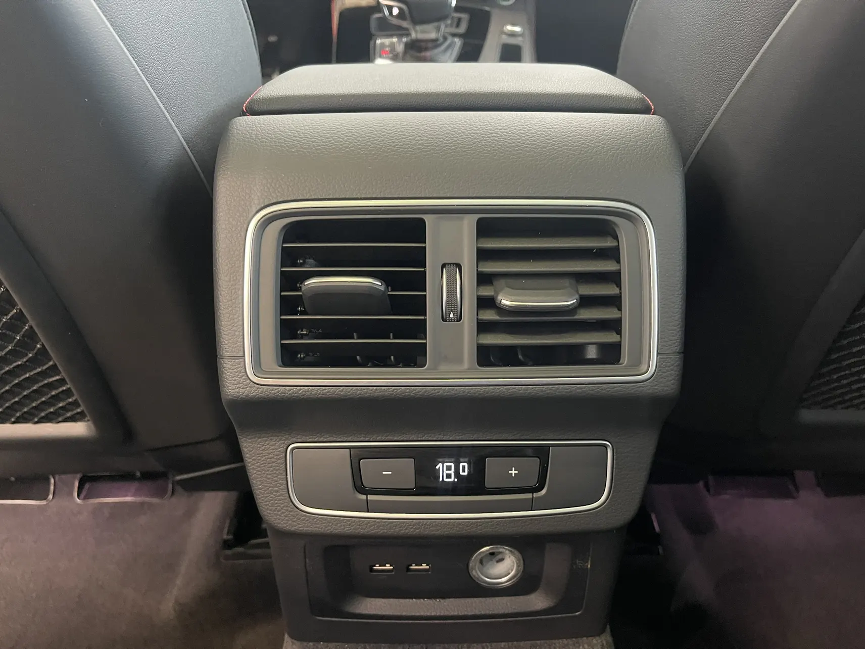 Audi Q5L 40, 2022 15