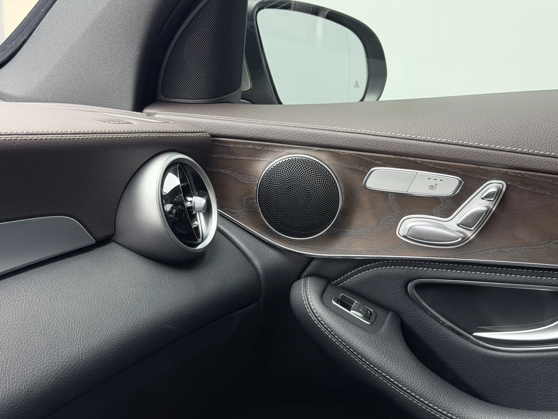 Mercedes-Benz GLC 300 L, 2020 32