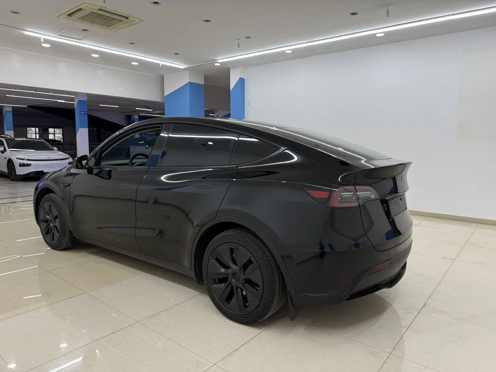 Tesla Model Y, 2023 6