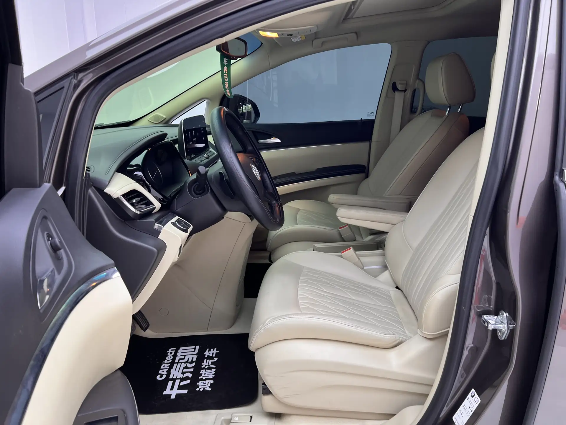 Buick GL8, 2025 18
