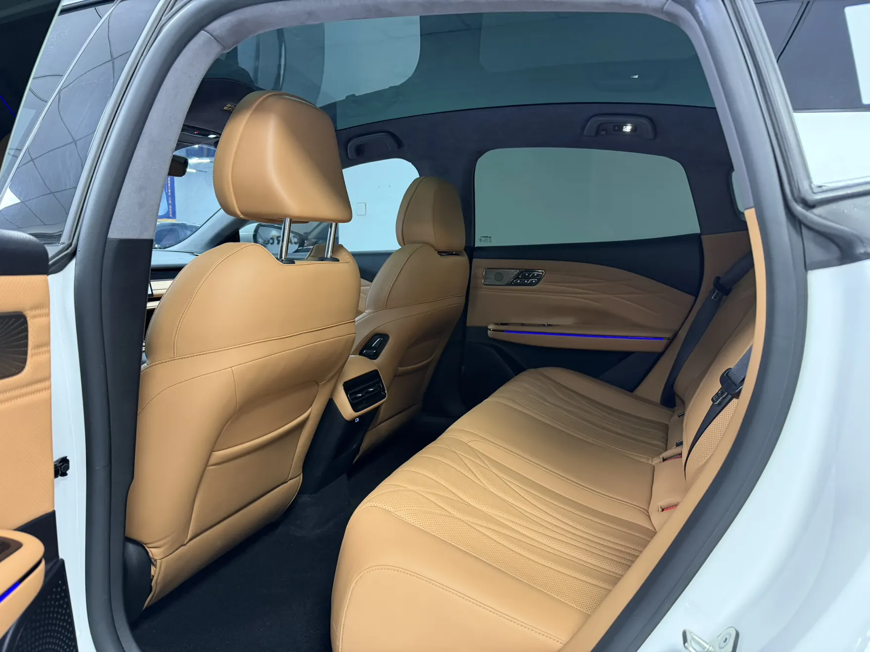 Geely Galaxy 8, 2025 24