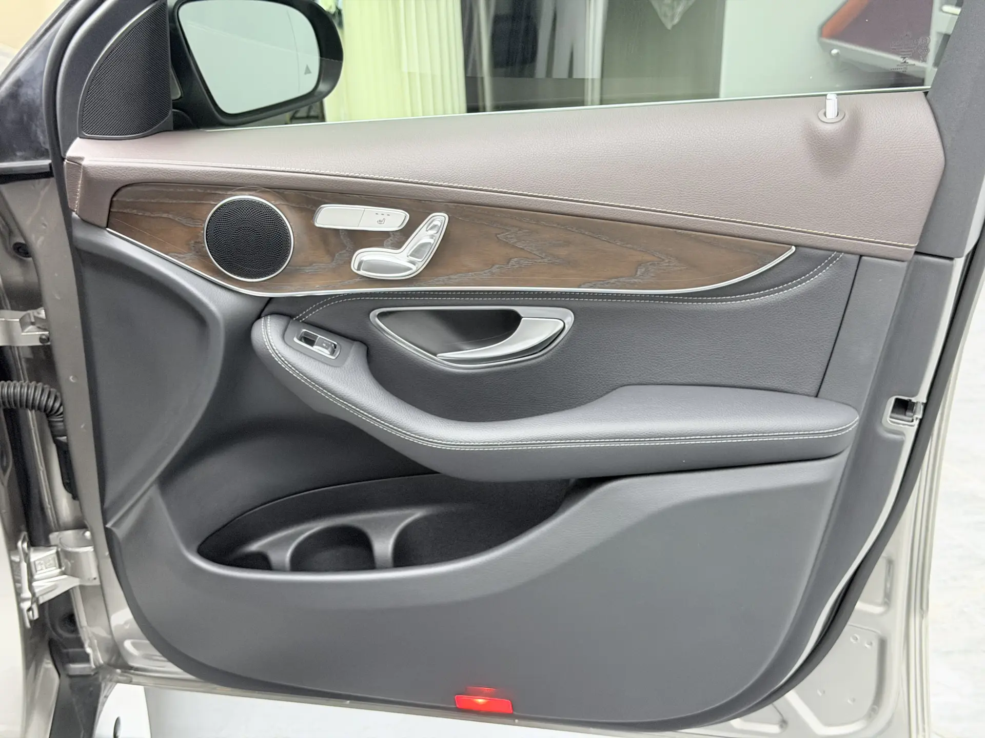 Mercedes-Benz GLC 300 L, 2020 19