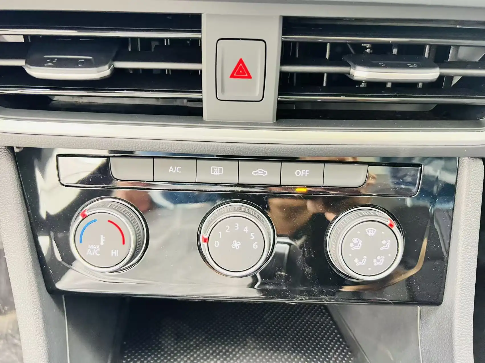 Volkswagen Sagitar, 2025 15