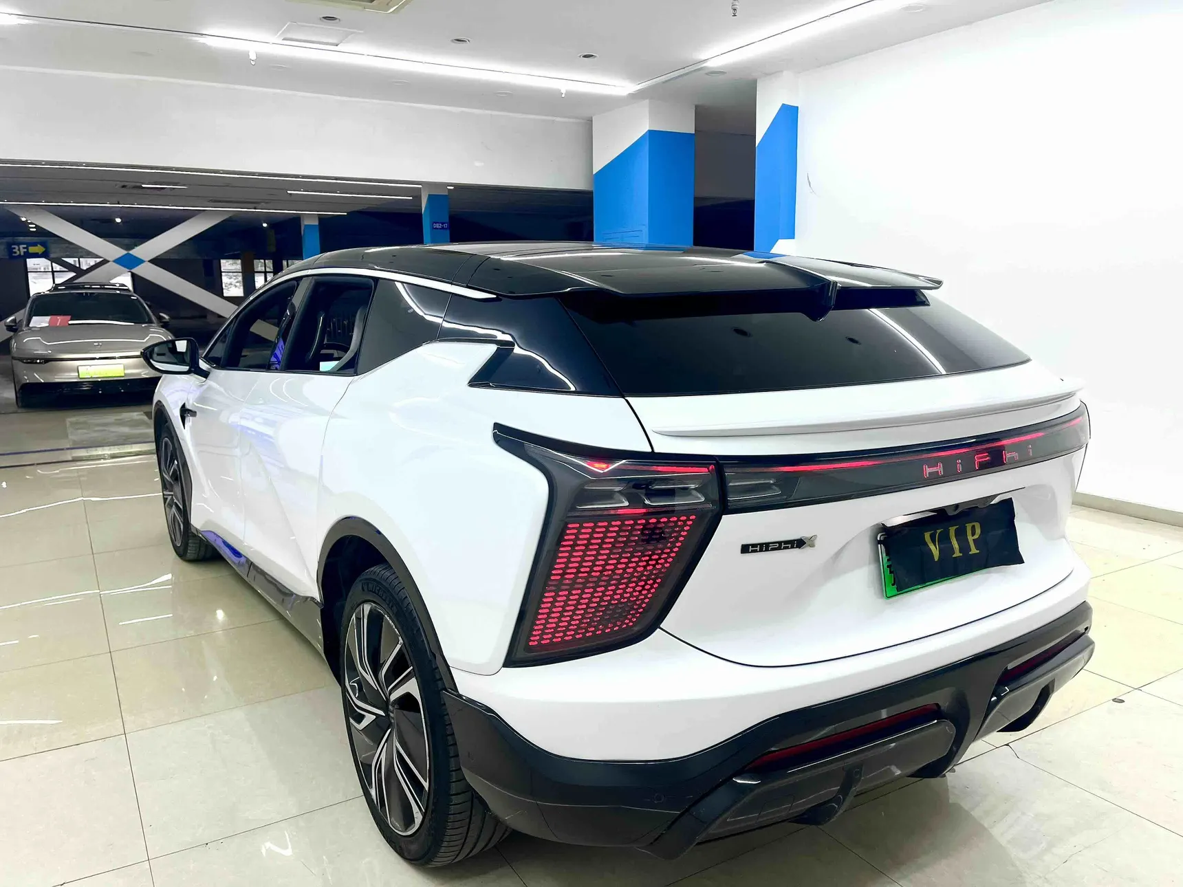 HiPhi X, 2022 6
