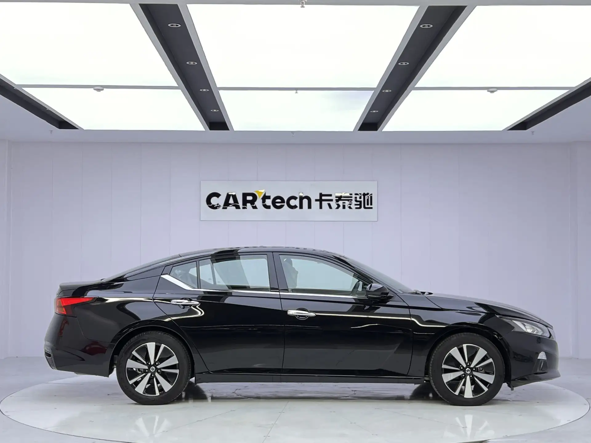 Nissan Teana, 2026 4