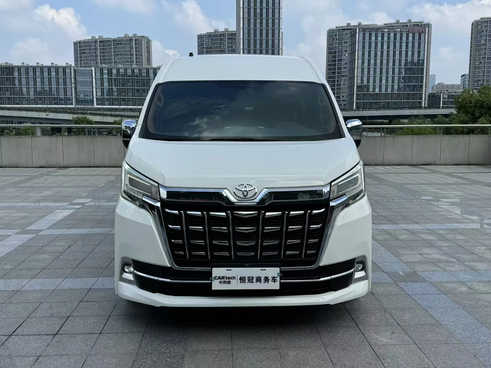 Toyota HiAce, 2023 3