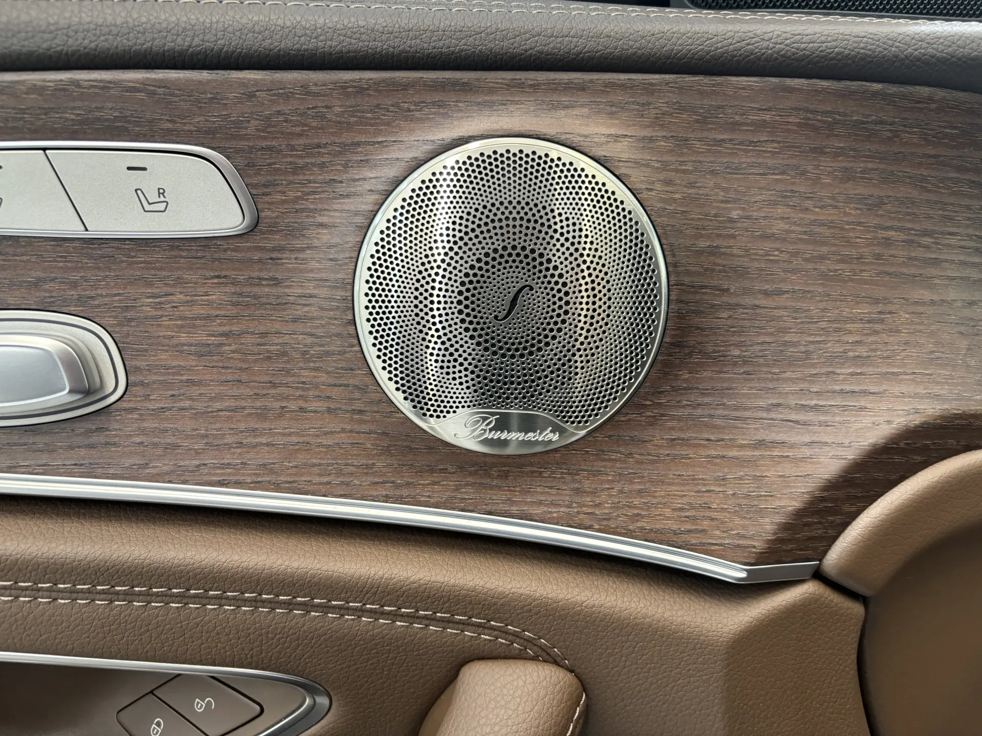 Mercedes-Benz E 300 L, 2022 31