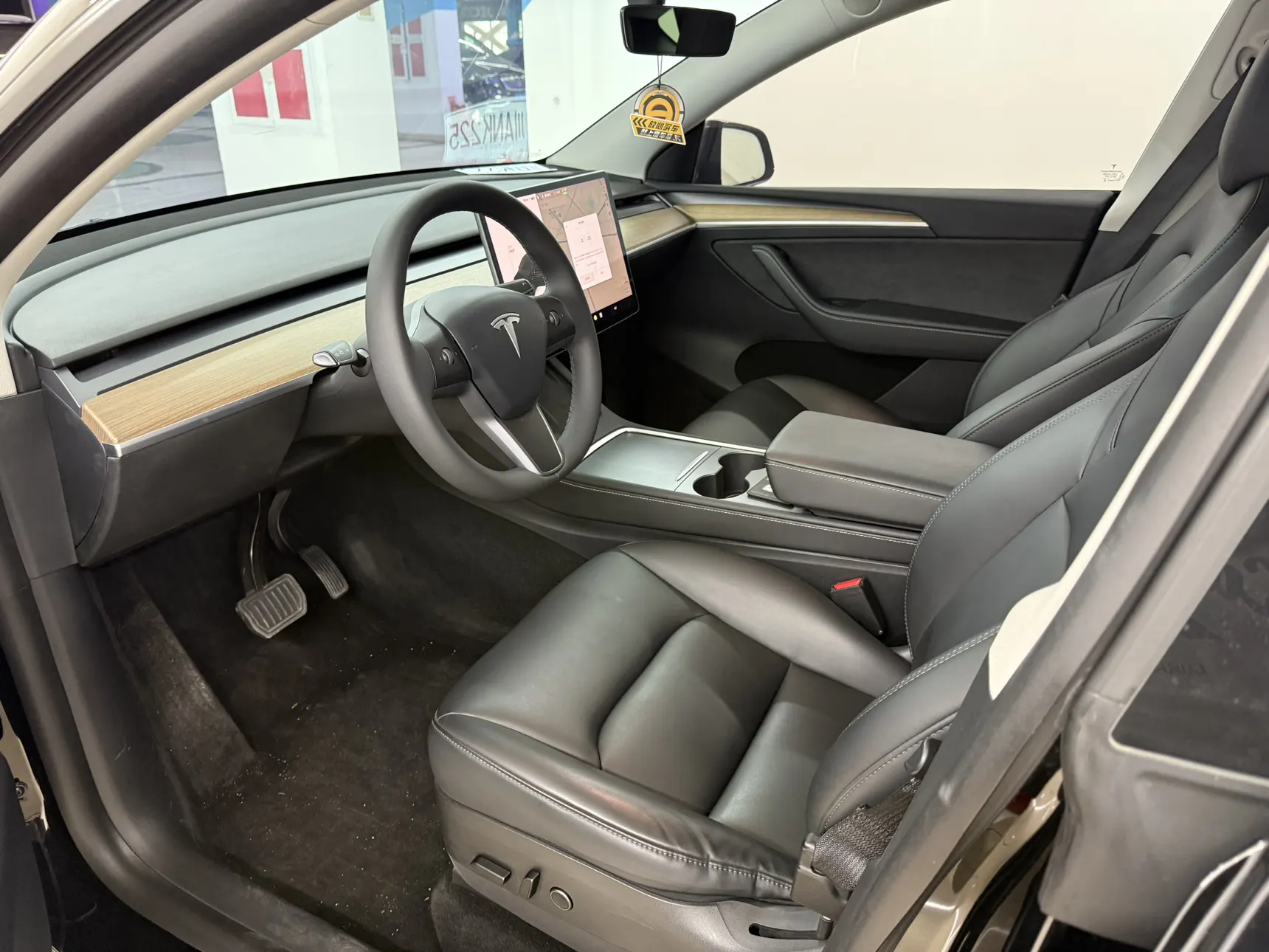 Tesla Model Y, 2021 12
