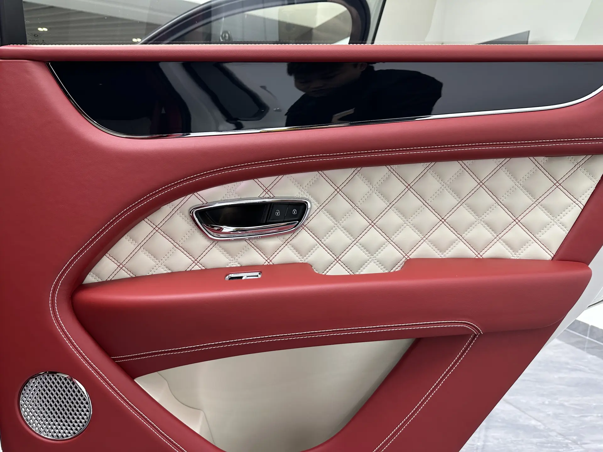 Bentley Bentayga, 2022 24