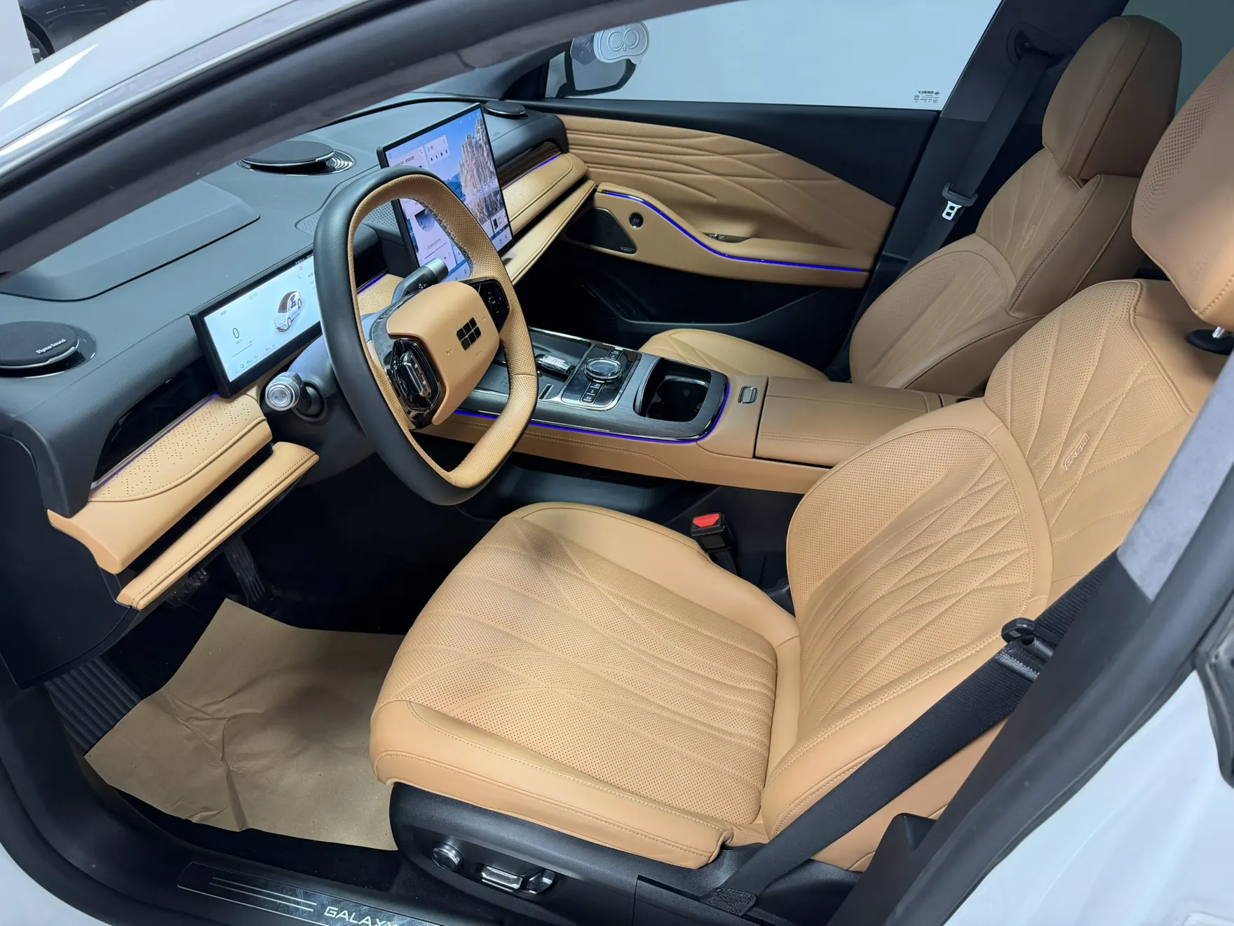 Geely Galaxy 8, 2025 8