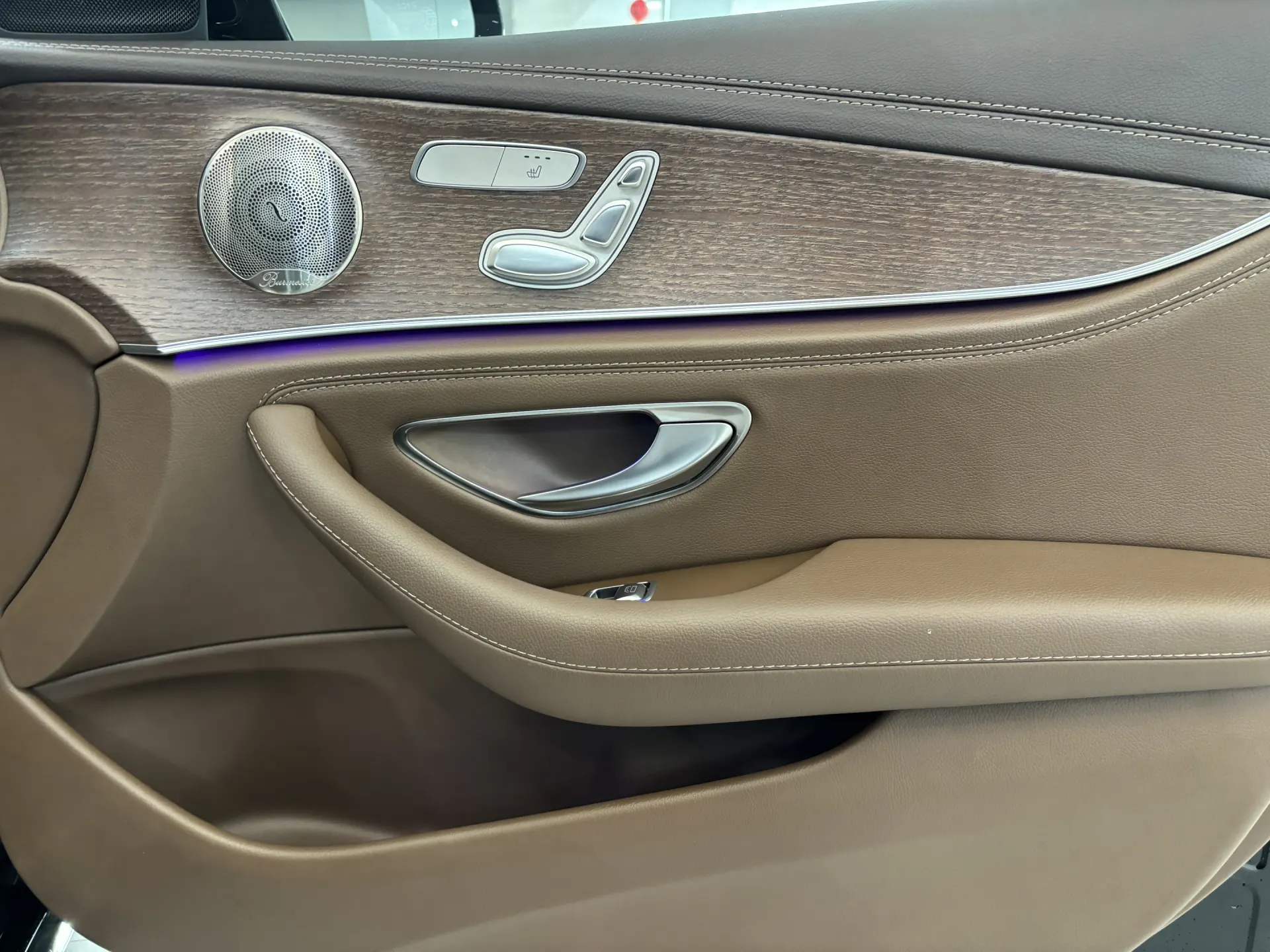 Mercedes-Benz E 300 L, 2022 32