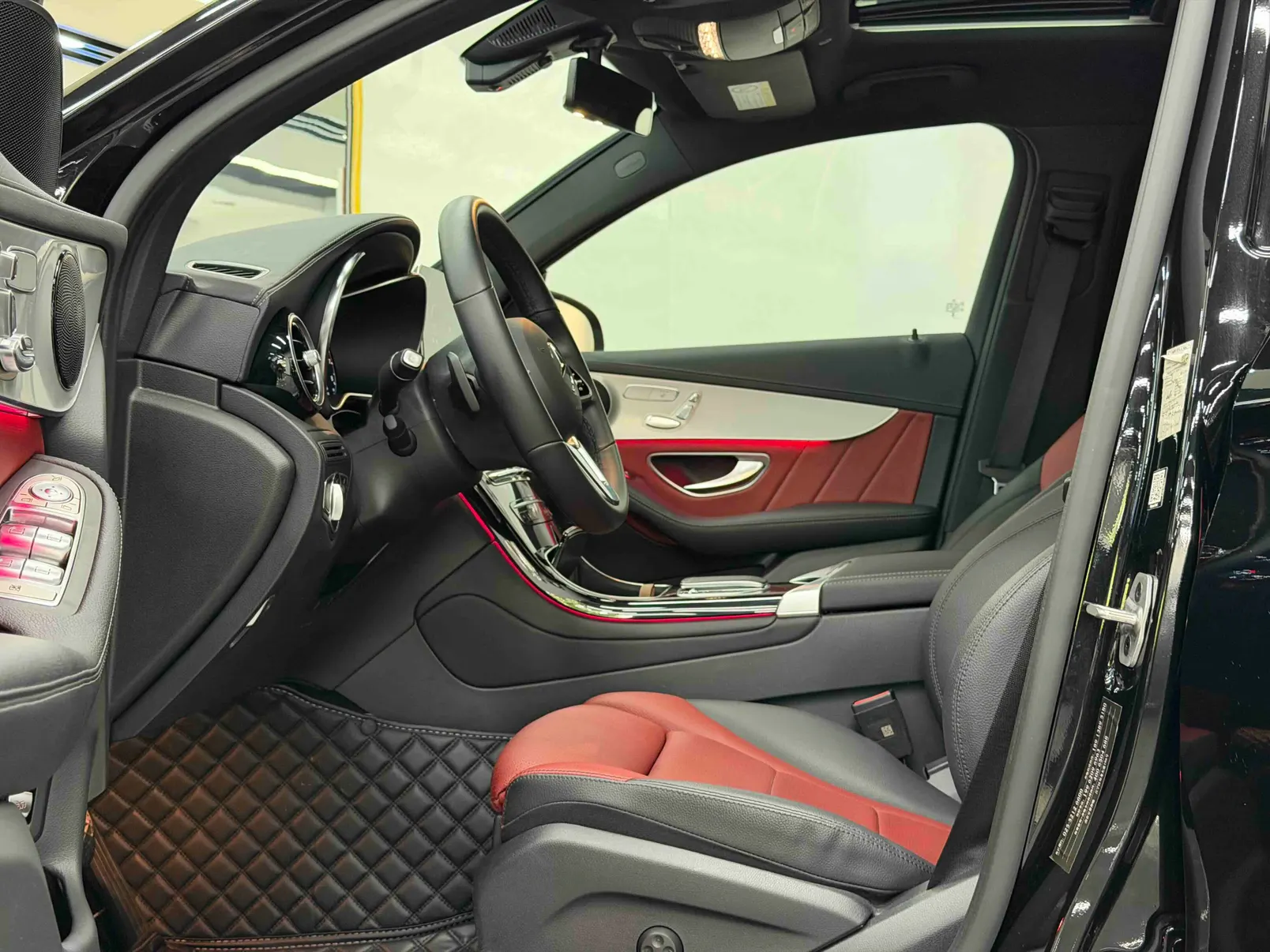 Mercedes-Benz GLC 260 4MATIC, 2023 11
