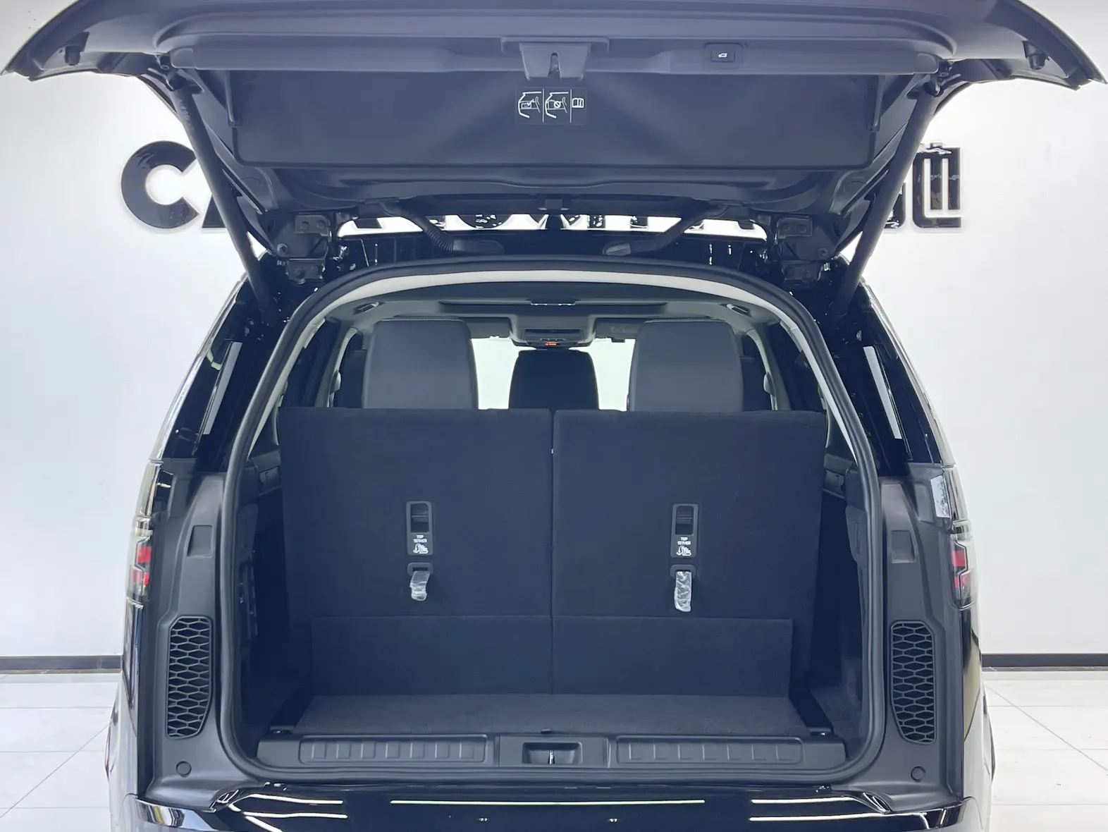 Land Rover Discovery, 2023 3