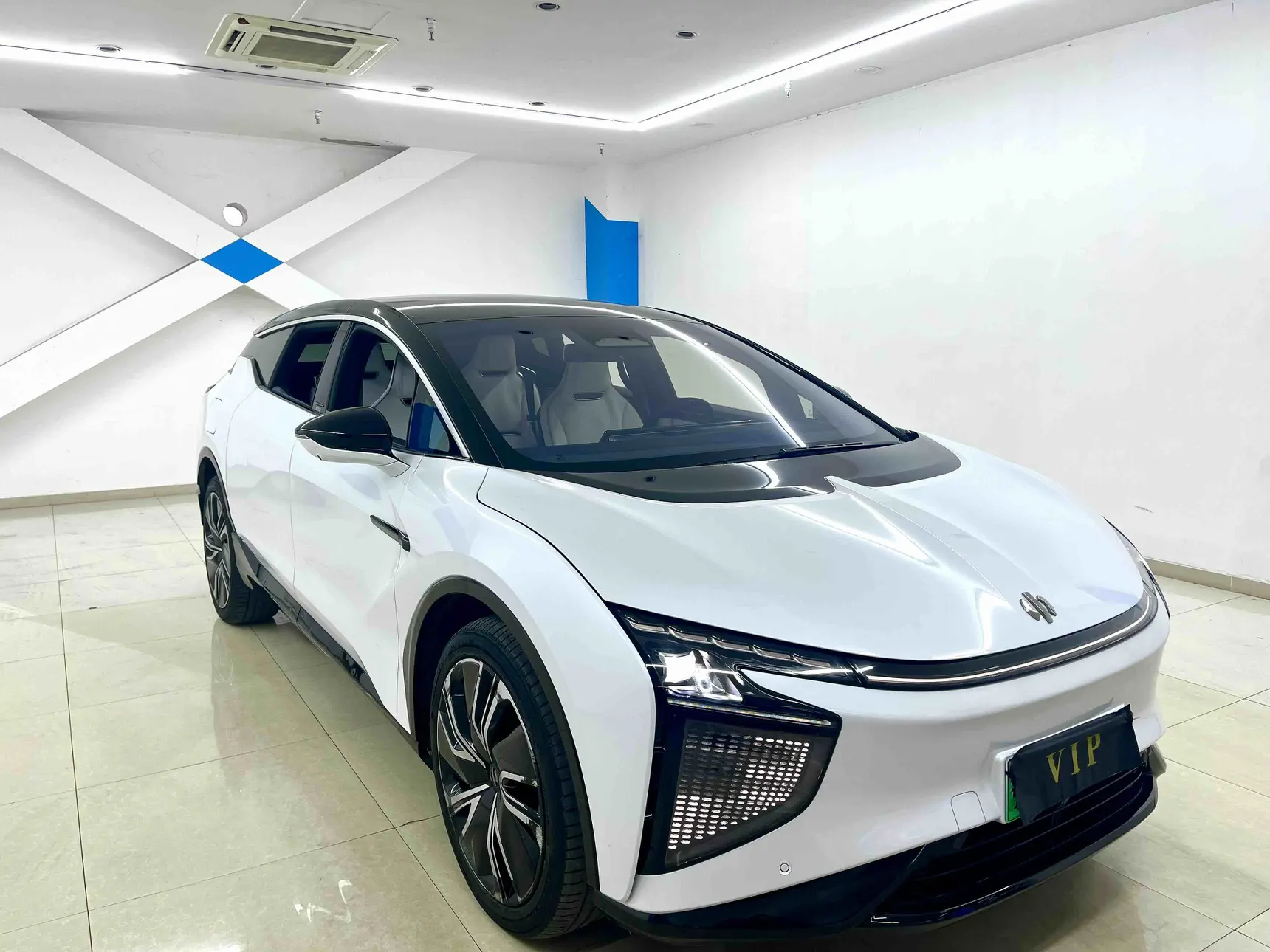 HiPhi X, 2022 2