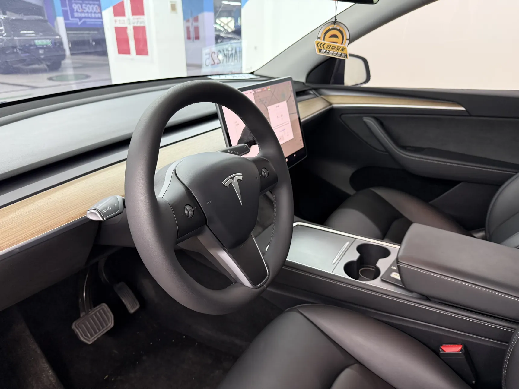 Tesla Model Y, 2021 11