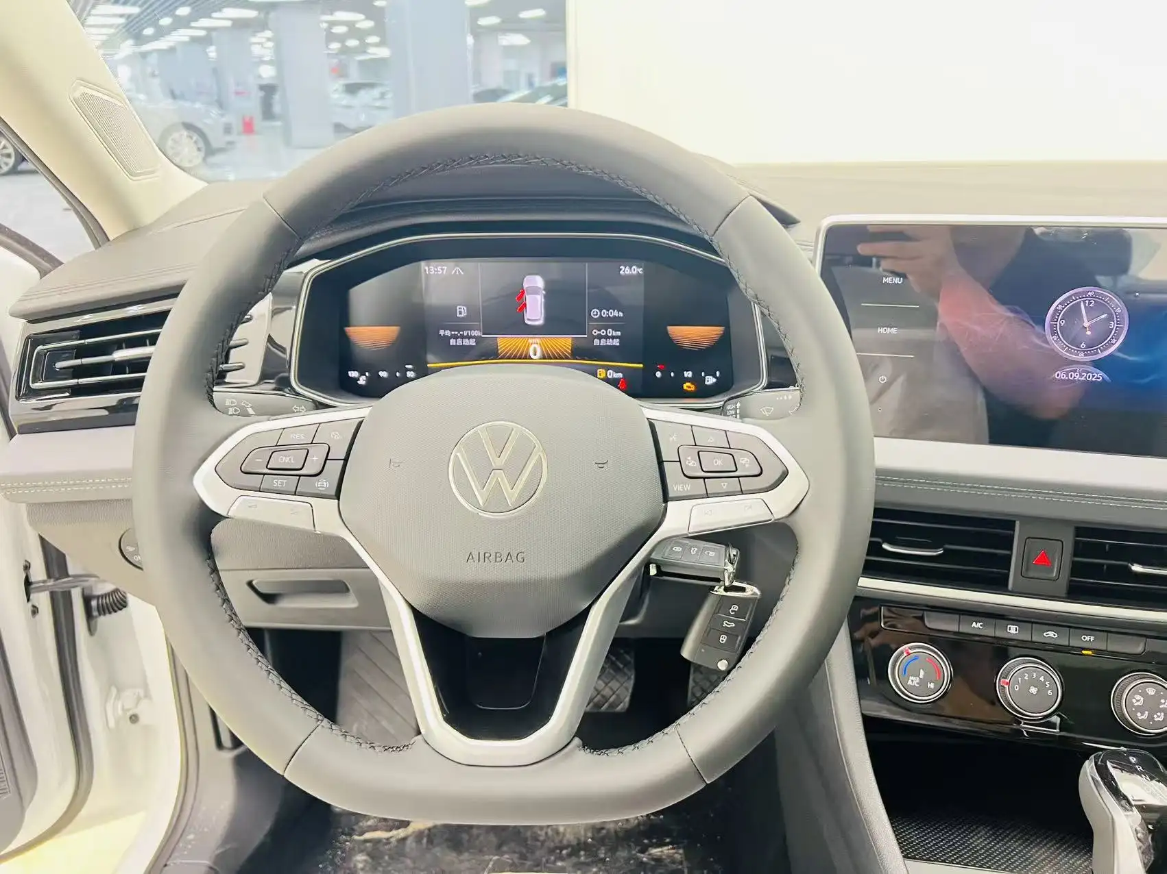 Volkswagen Sagitar, 2025 10