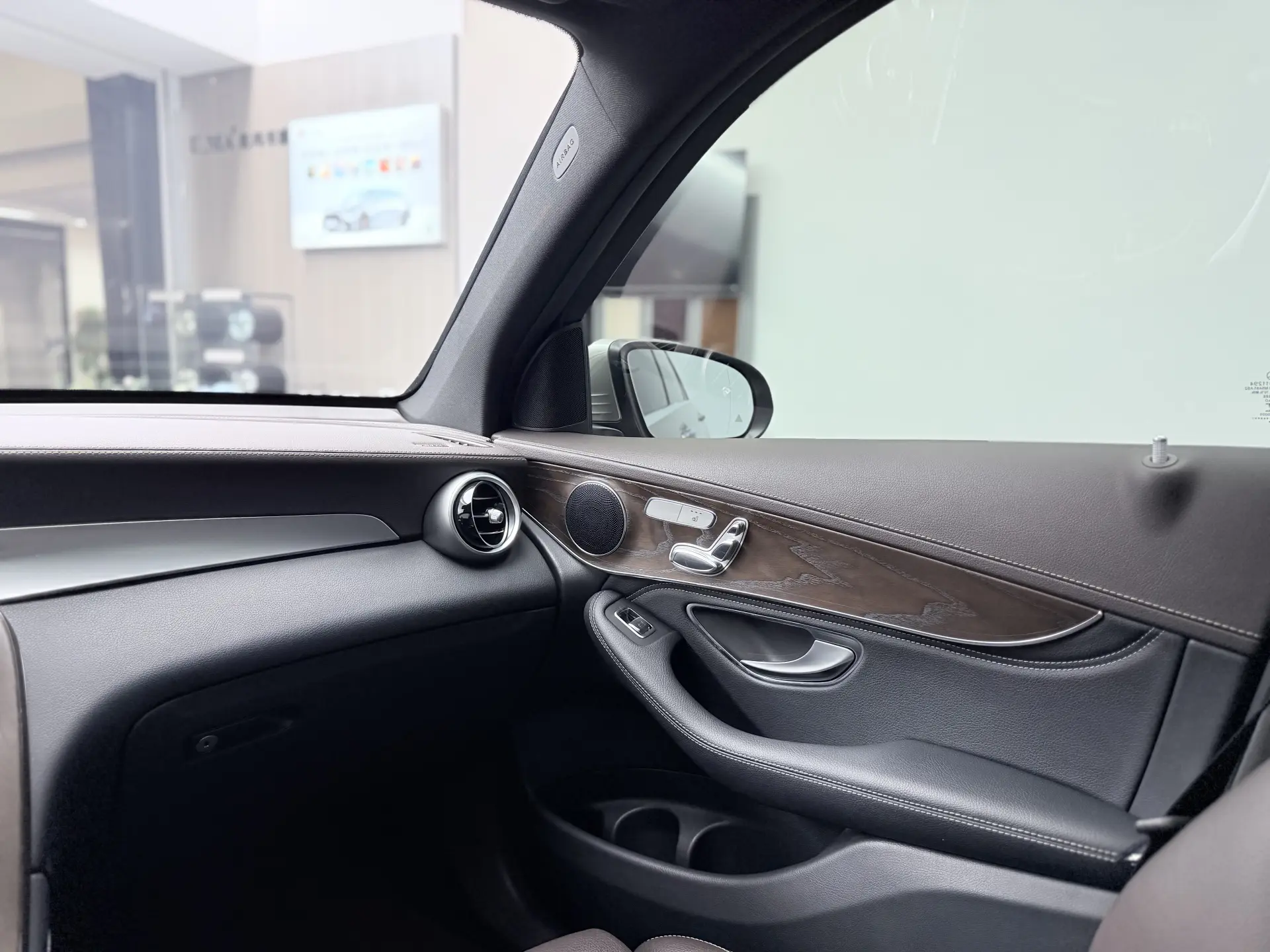 Mercedes-Benz GLC 300 L, 2020 23