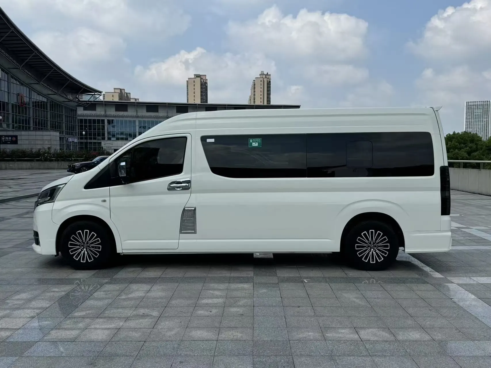 Toyota HiAce, 2023 6
