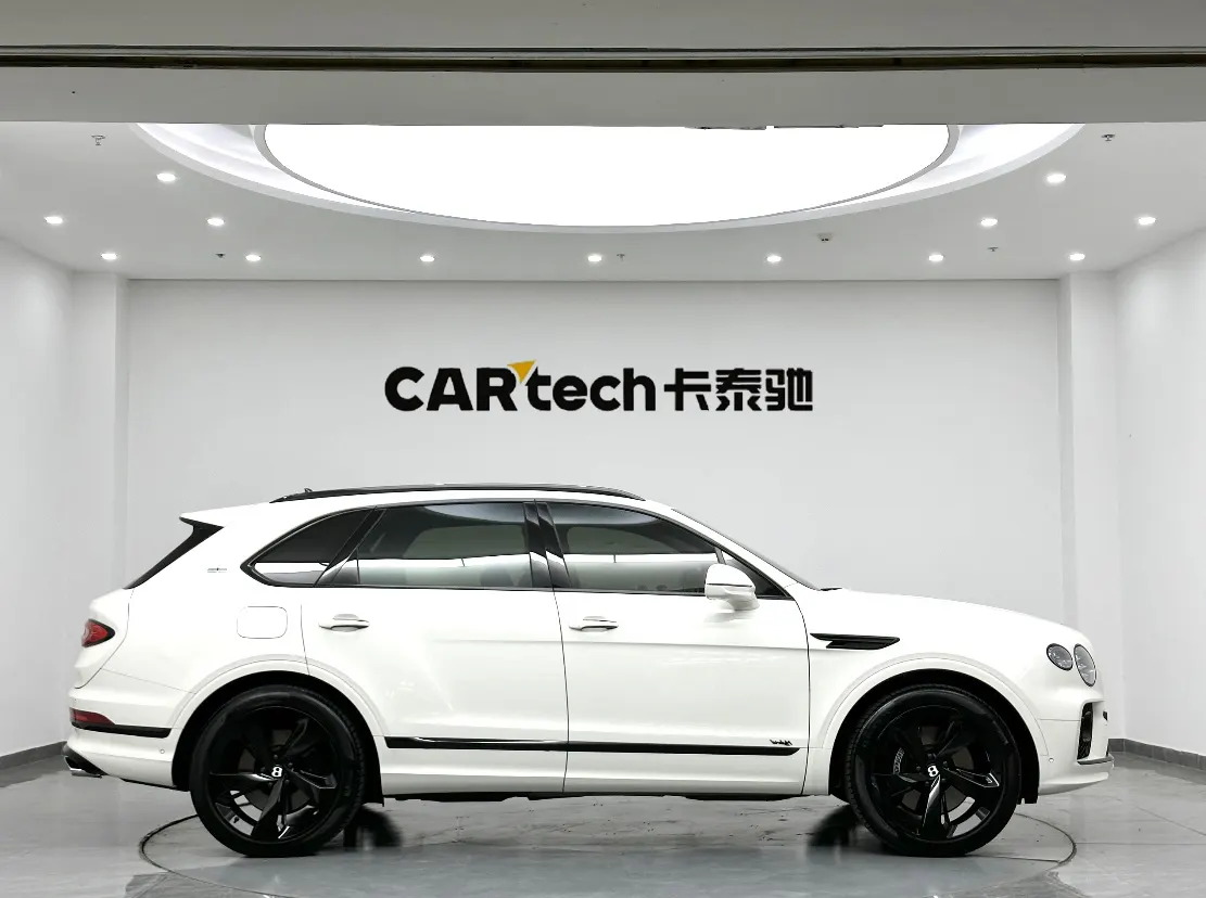 Bentley Bentayga, 2022 4