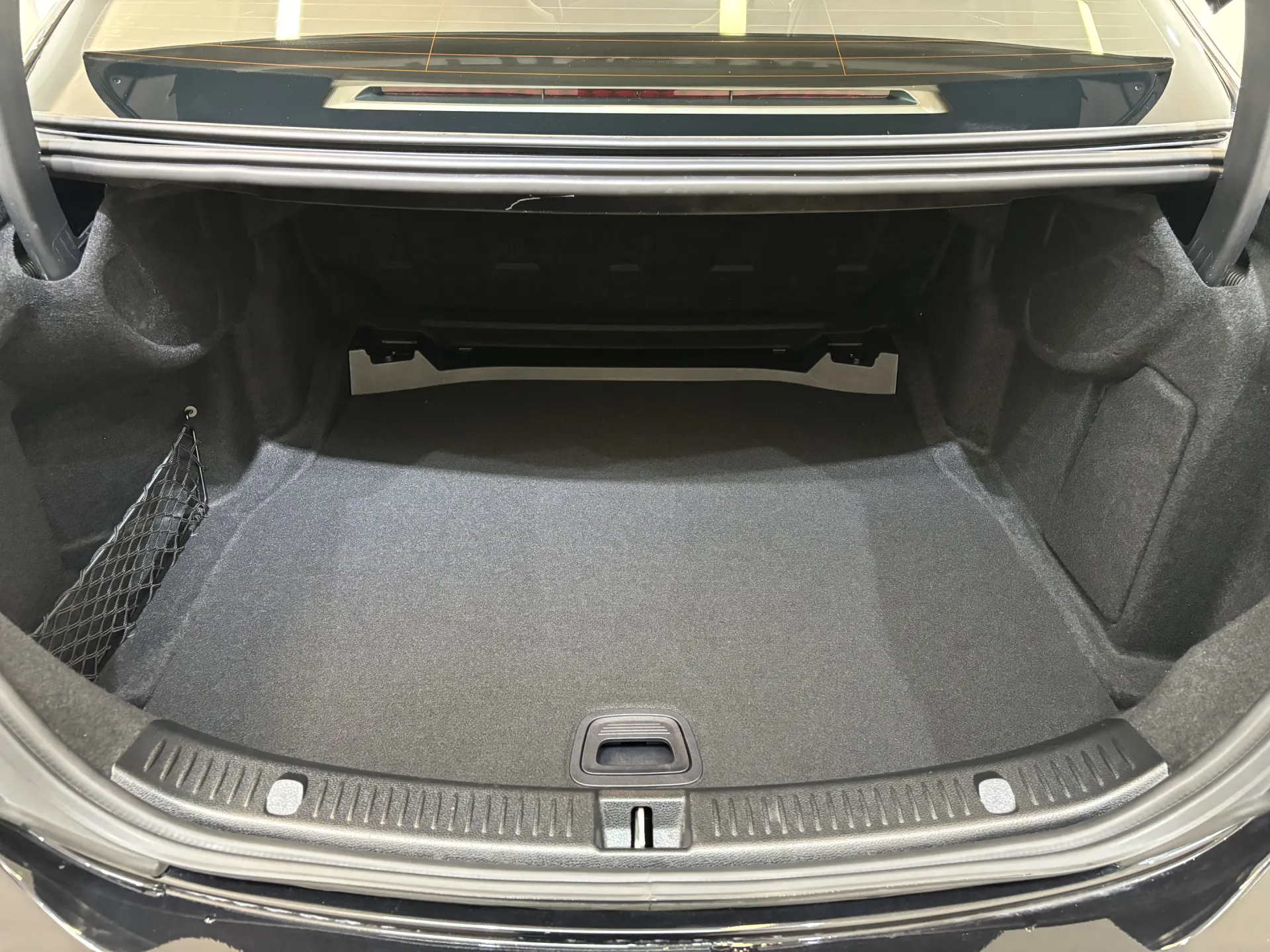 Mercedes-Benz E 300 L, 2022 11