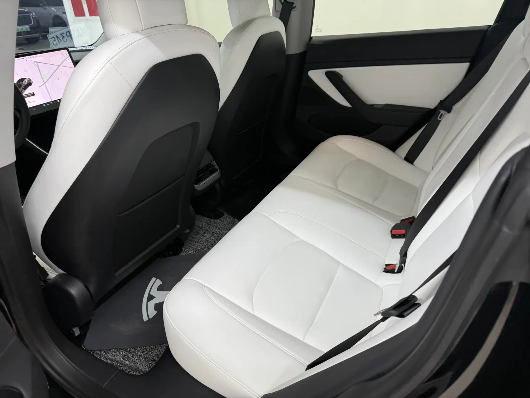 Tesla Model 3, 2020 13