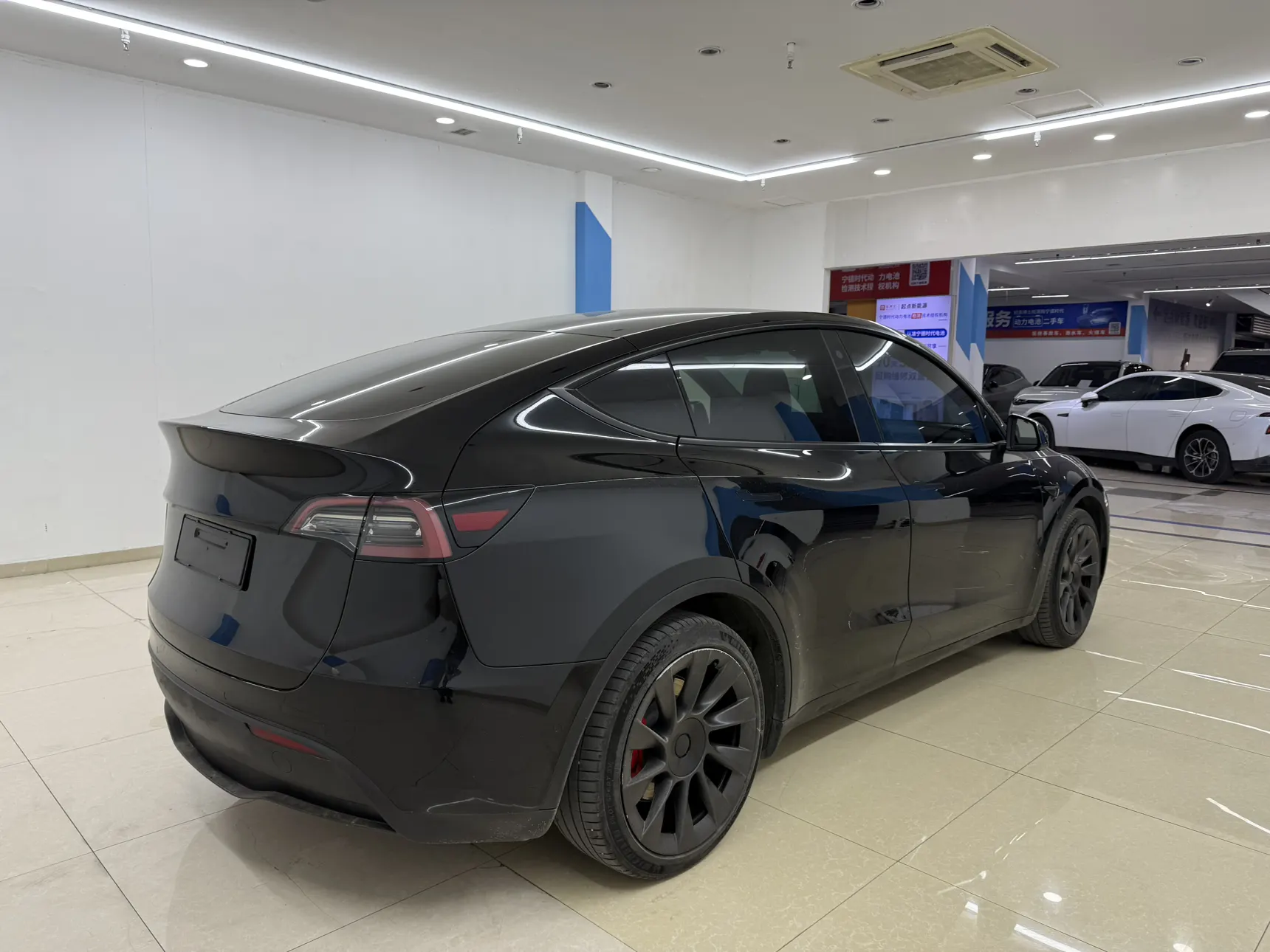 Tesla Model Y, 2021 4