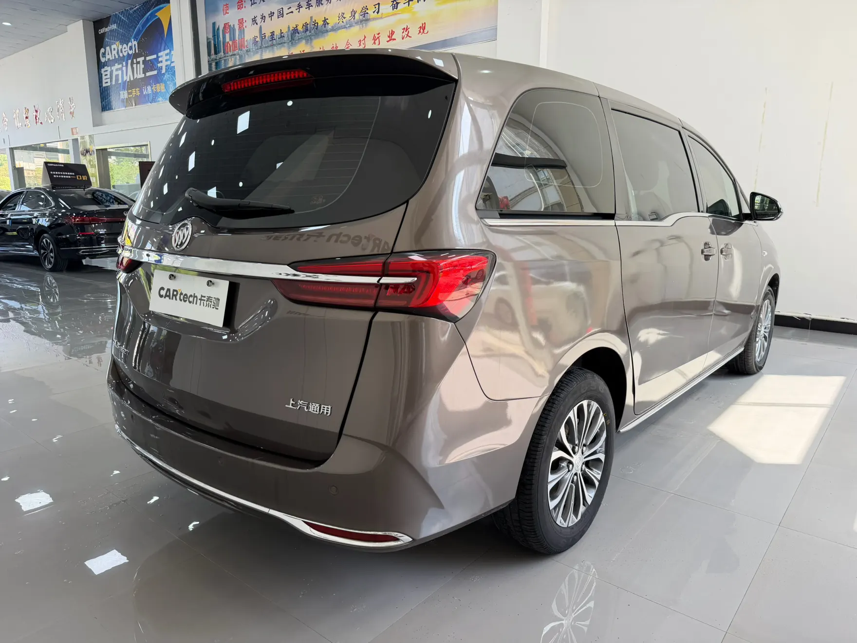 Buick GL8, 2022 4