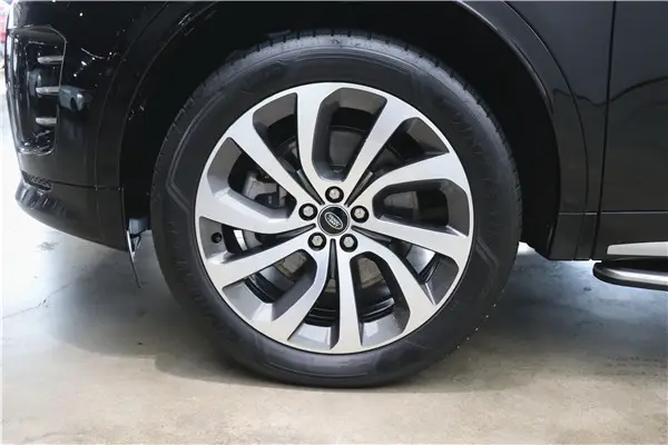Land Rover Discovery Sport, 2024 24