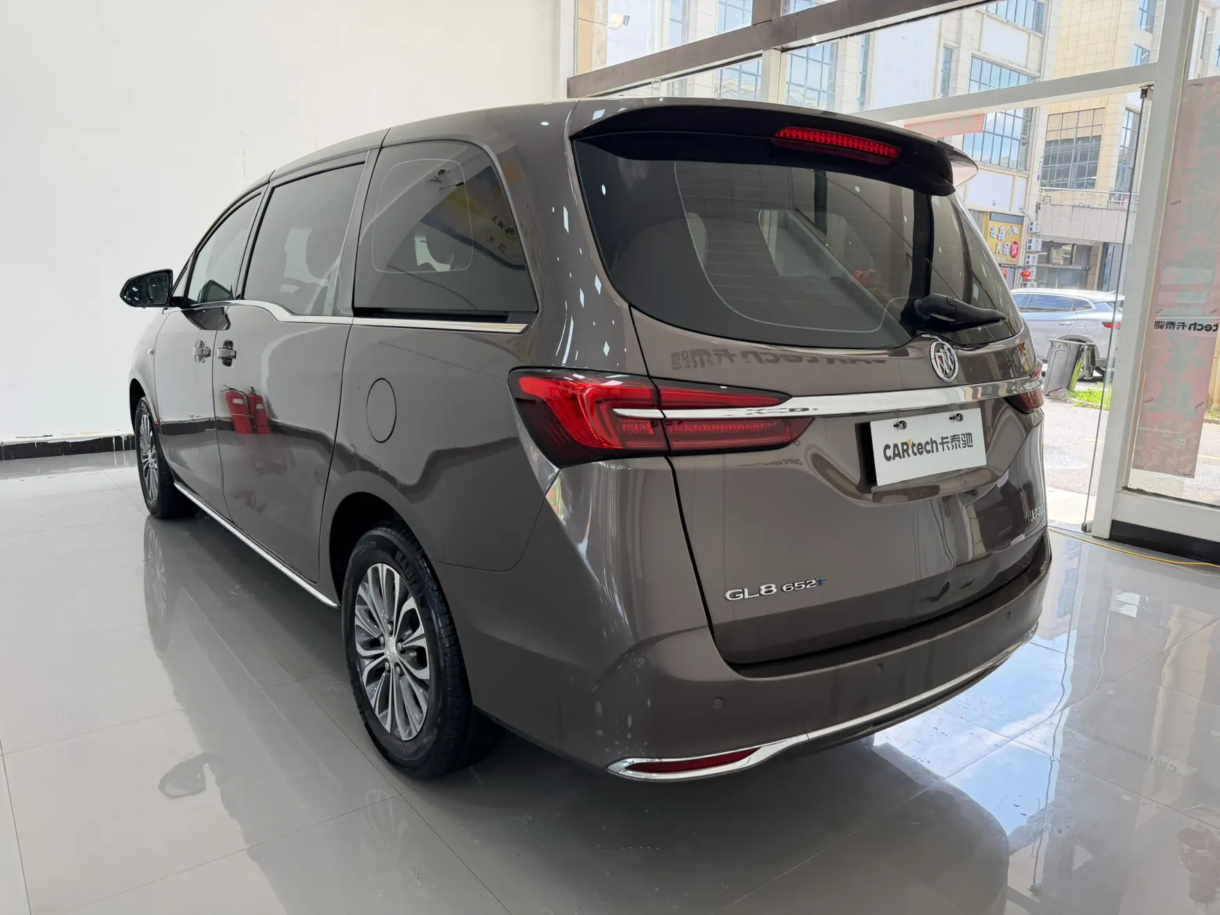 Buick GL8, 2022 6