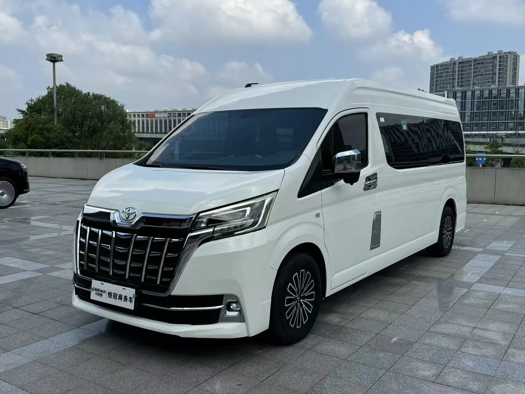 Toyota HiAce, 2023 1