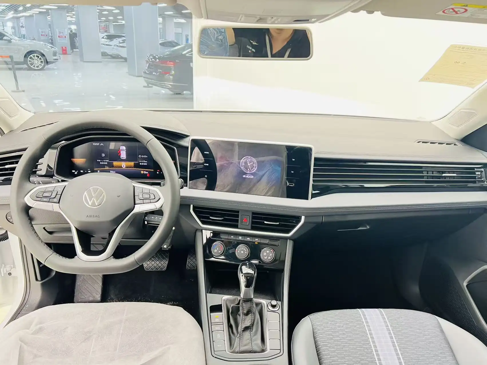 Volkswagen Sagitar, 2025 9