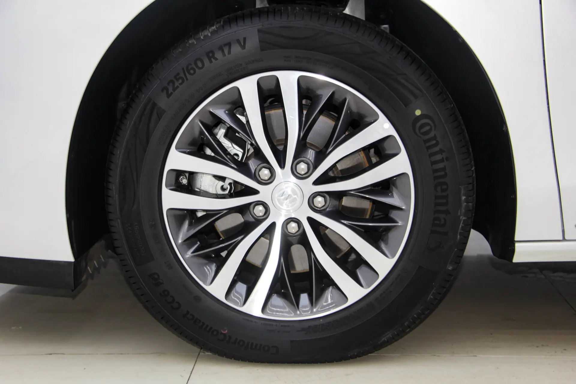Buick GL8, 2024 9