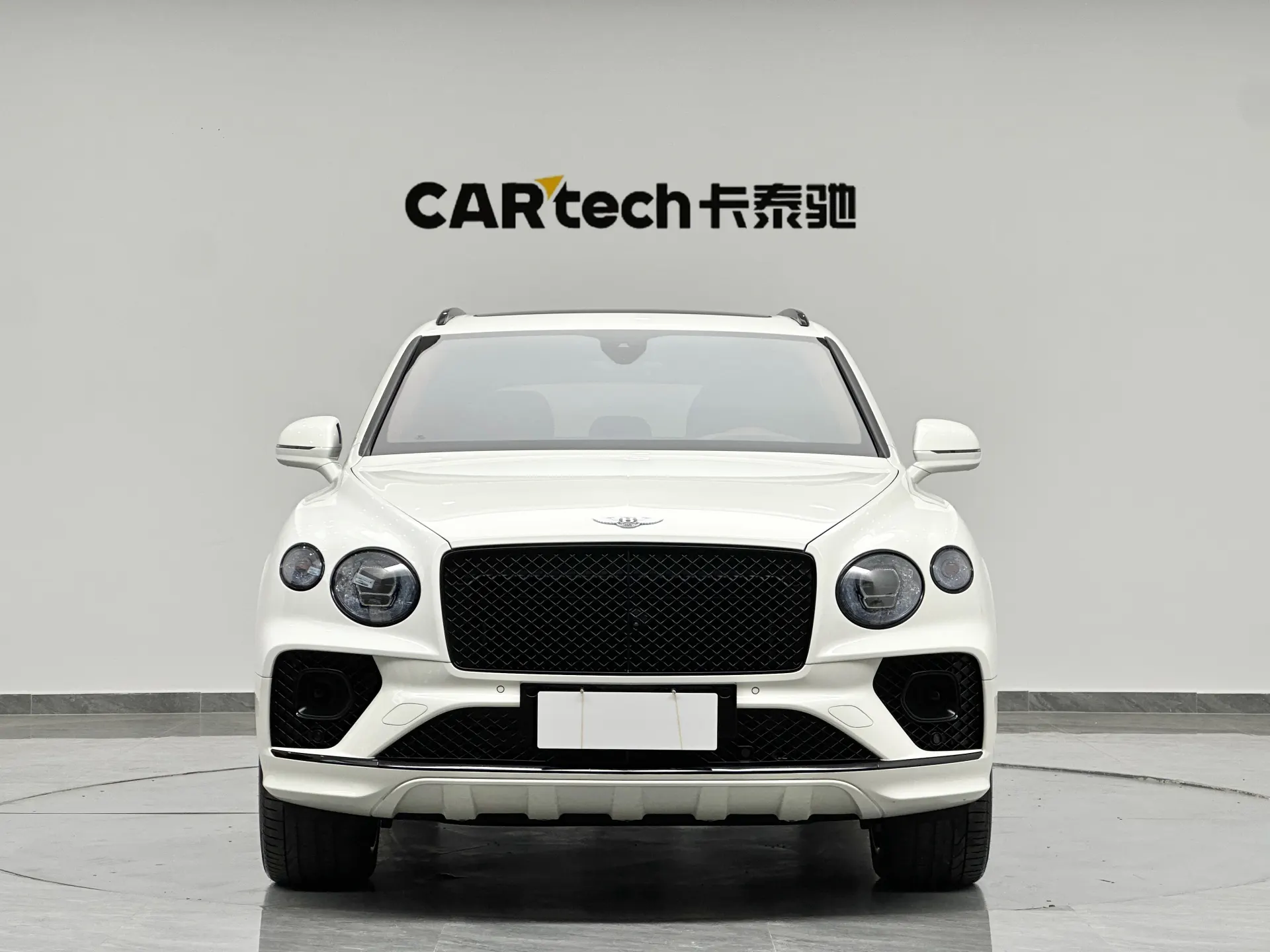 Bentley Bentayga, 2022 2