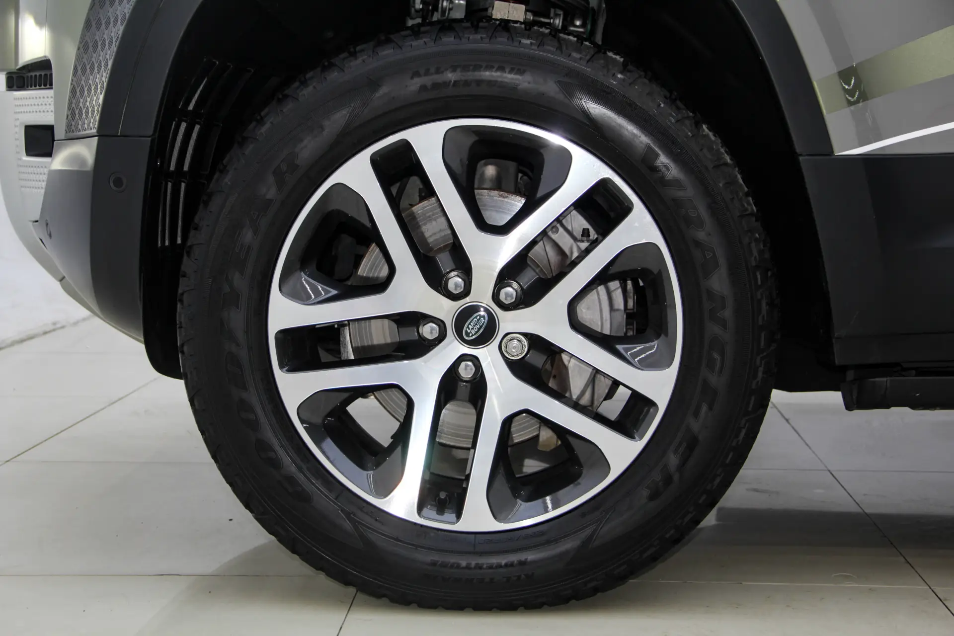 Land Rover Defender, 2023 11