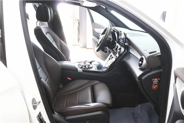Mercedes-Benz GLC 200 L, 2019 19