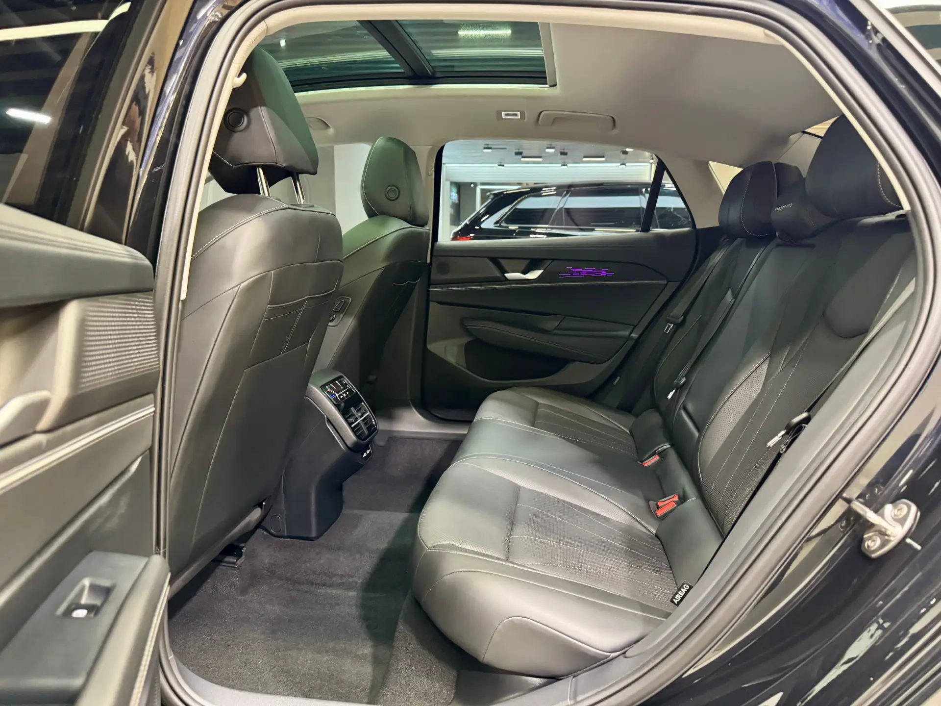 Volkswagen Passat, 2025 18