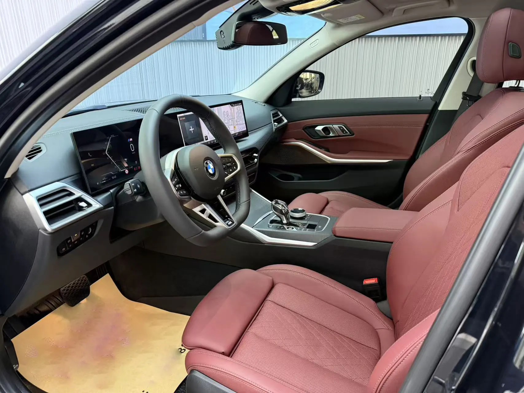 BMW 325Li, 2025 11