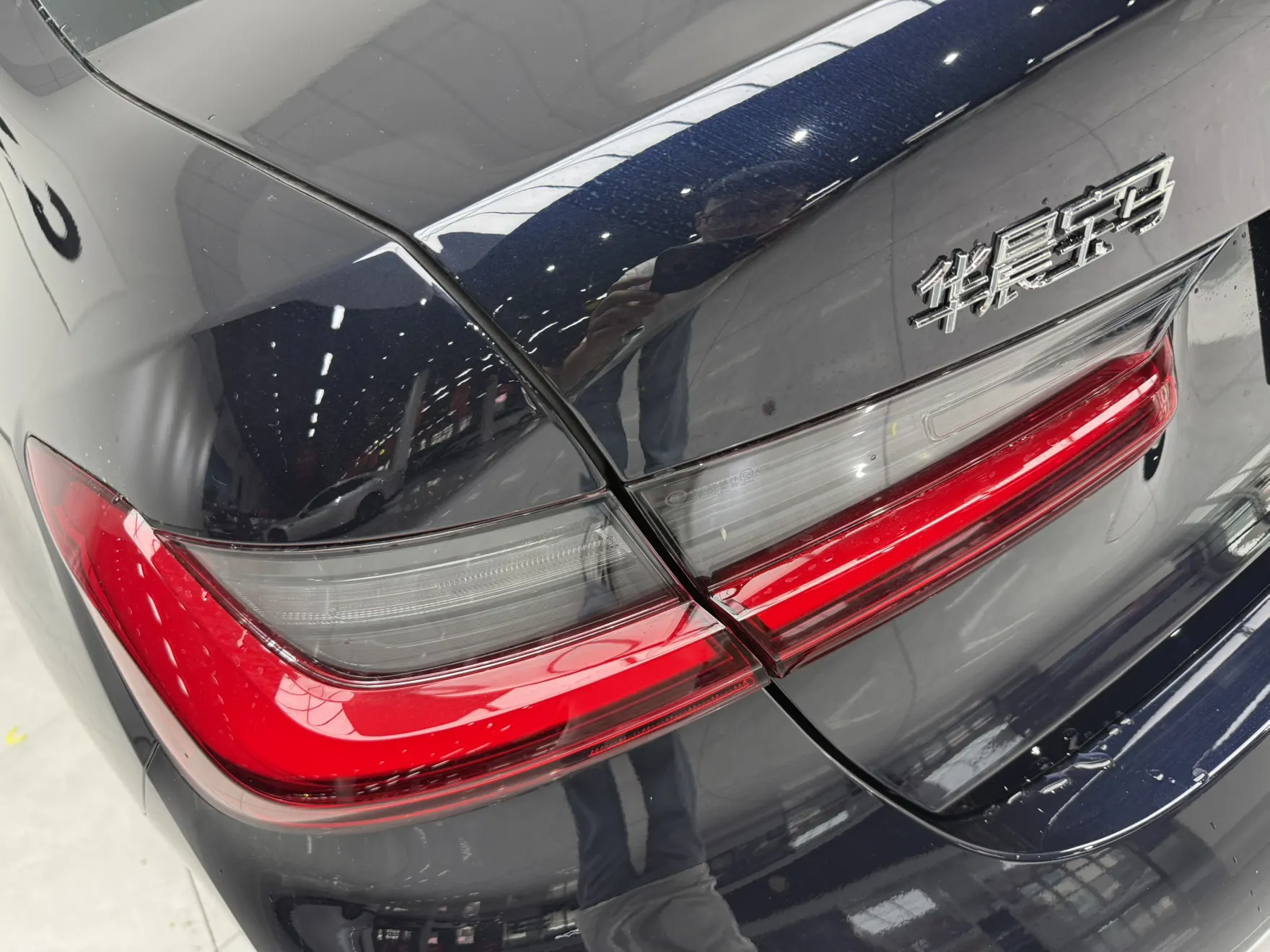 BMW 330Li, 2026 6