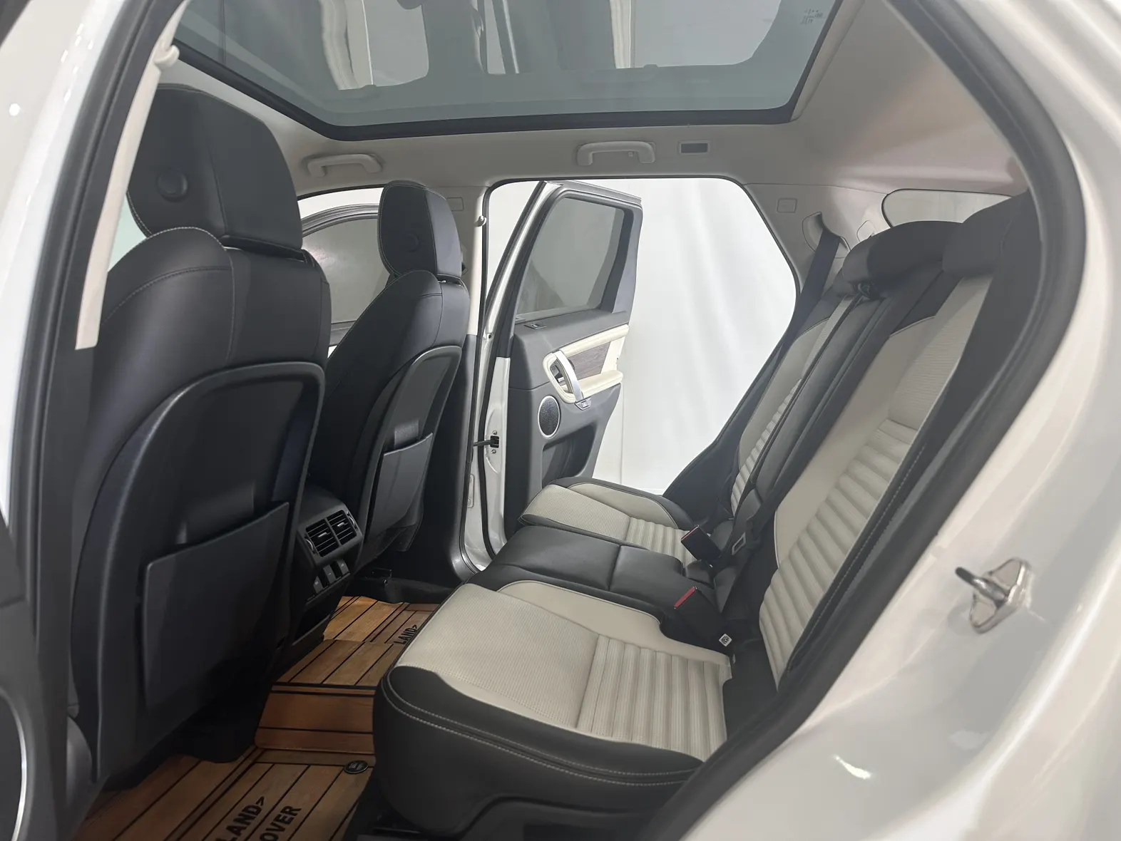 Land Rover Discovery Sport, 2021 16
