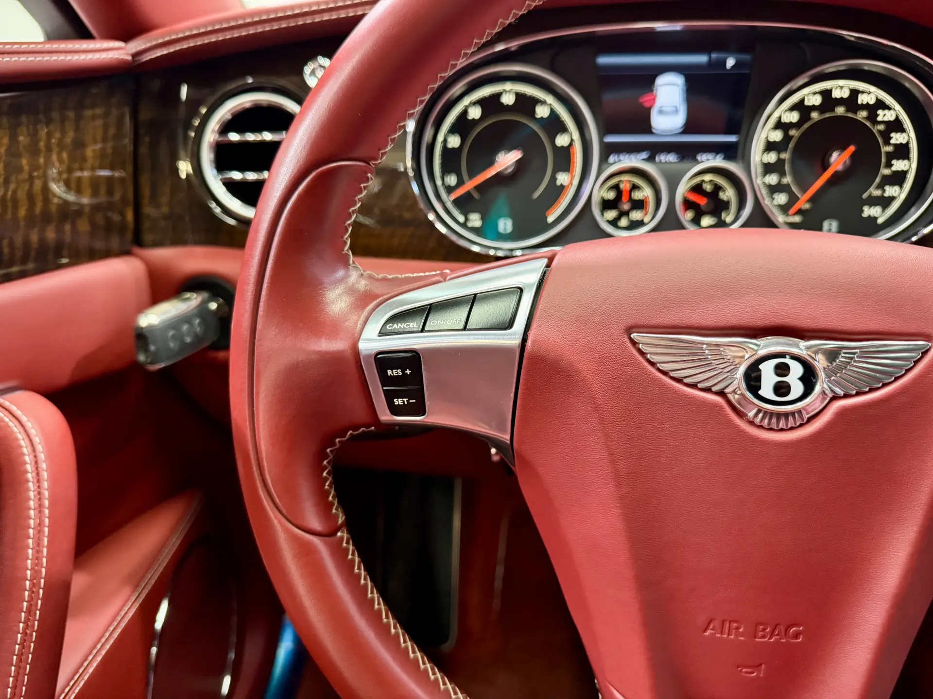 Bentley Flying Spur, 2018 12