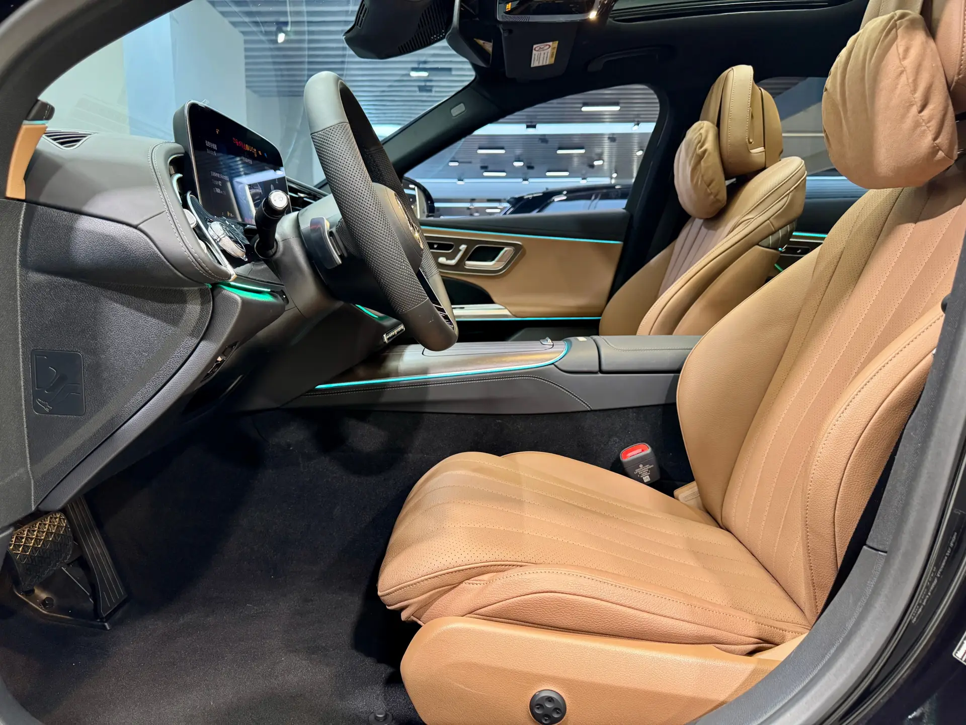 Mercedes-Benz E 350 e, 2025 6