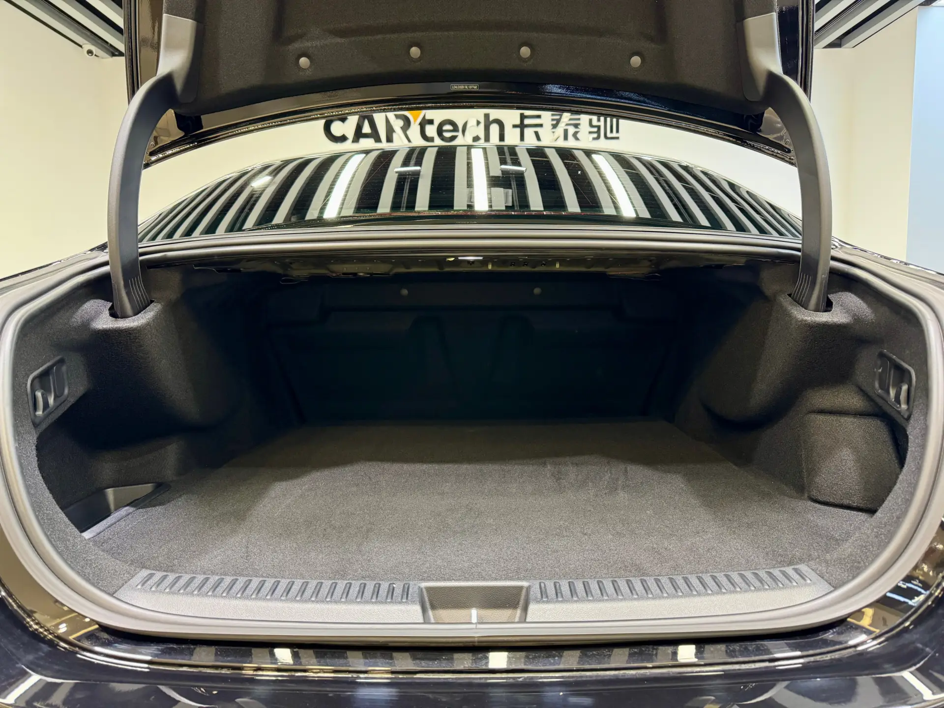Mercedes-Benz E 350 e, 2025 21