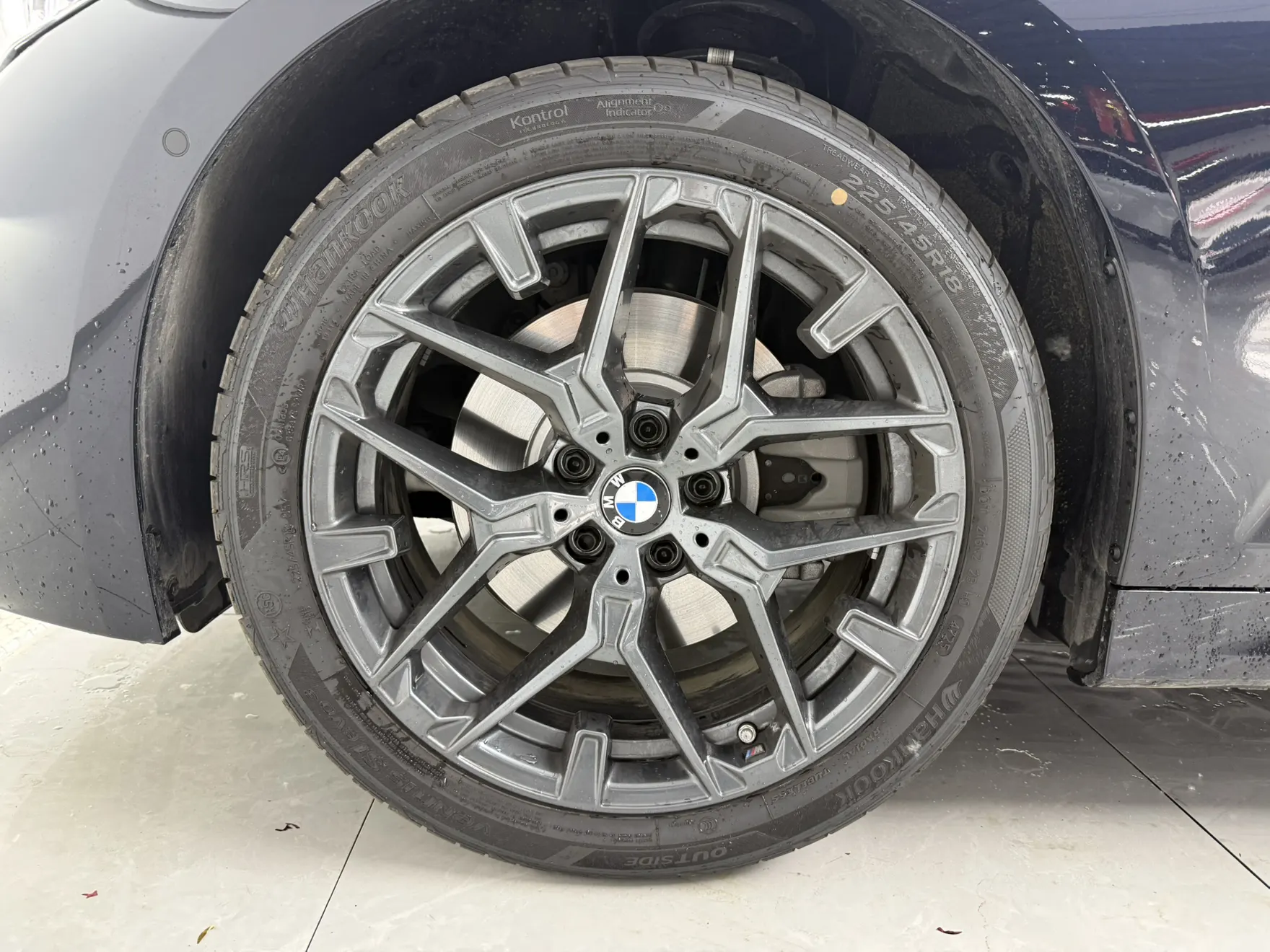 BMW 330Li, 2026 7