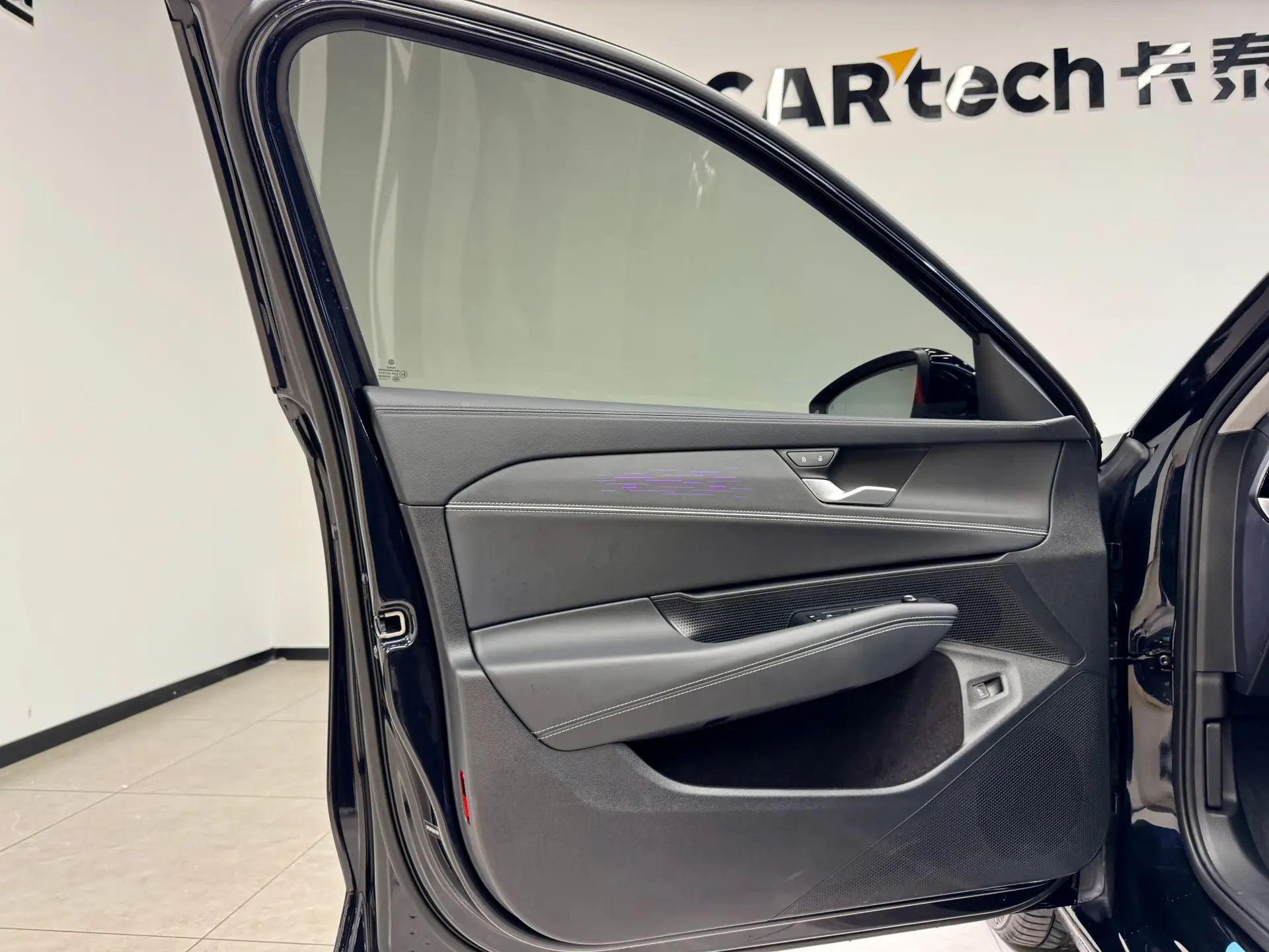 Volkswagen Passat, 2025 все фото