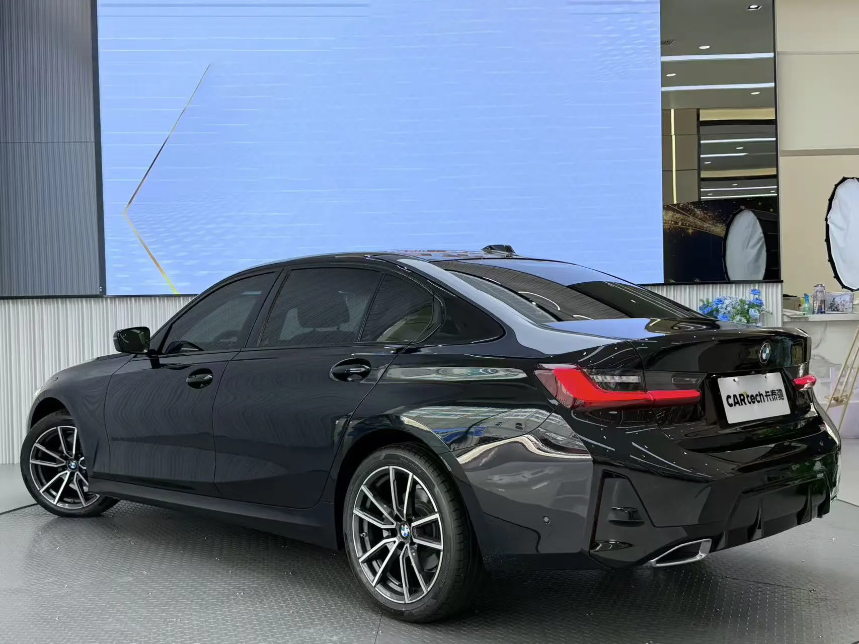 BMW 325Li, 2025 4