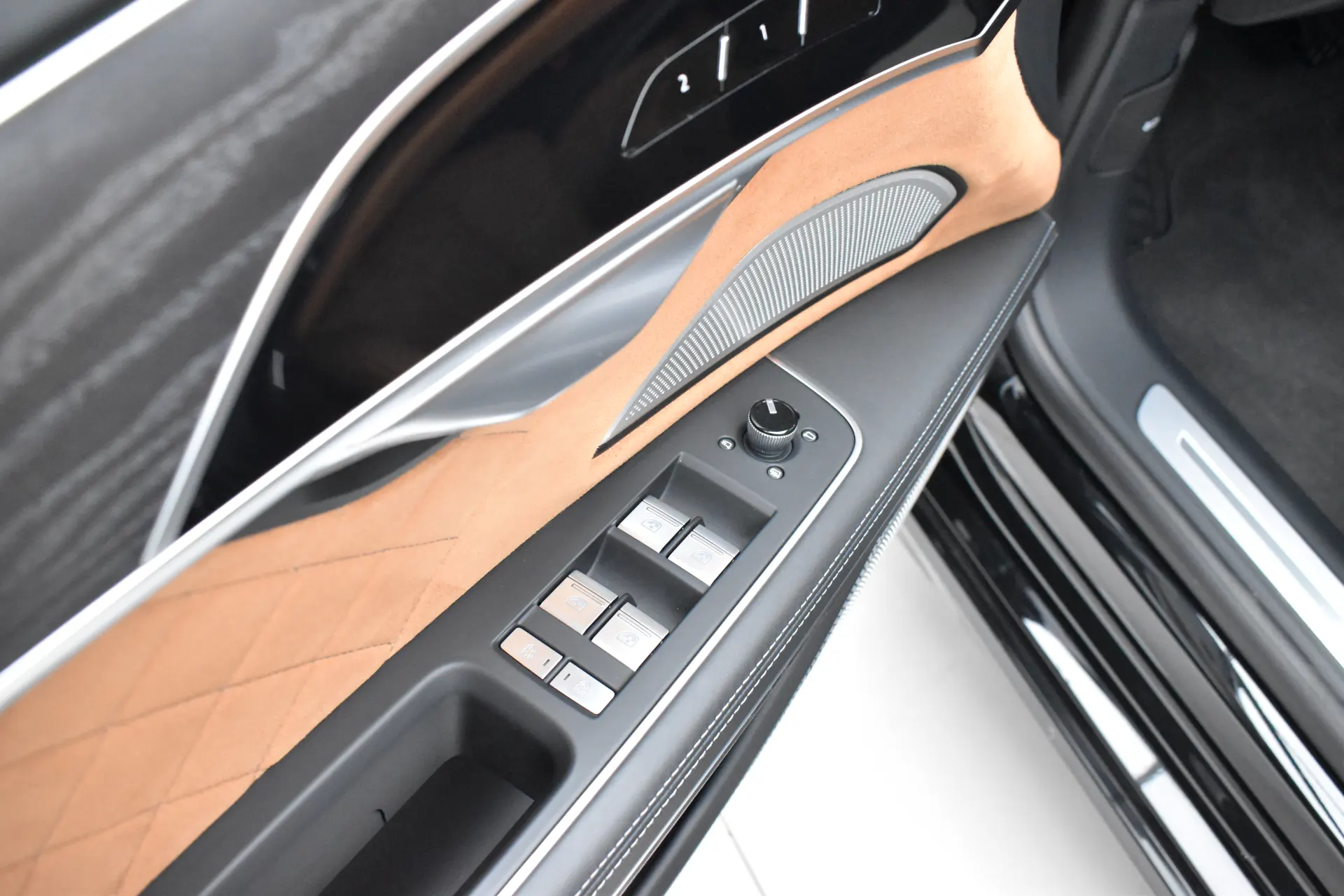 Audi A8L, 2022 24